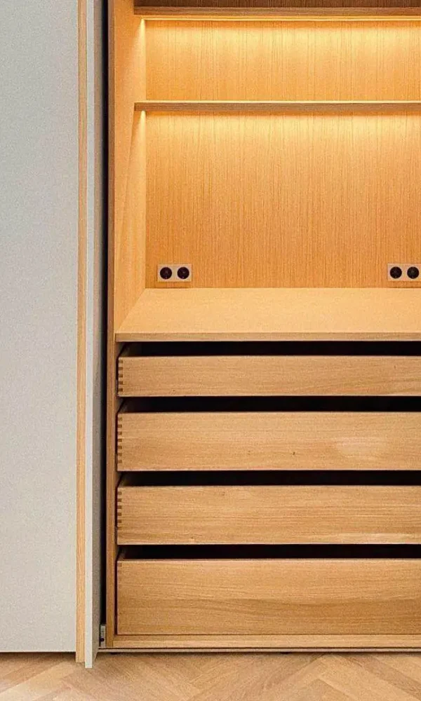 Wandschrank Tischler