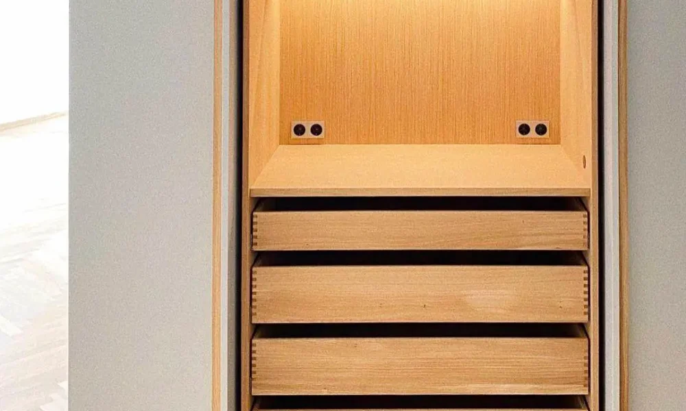 Wandschrank Tischler